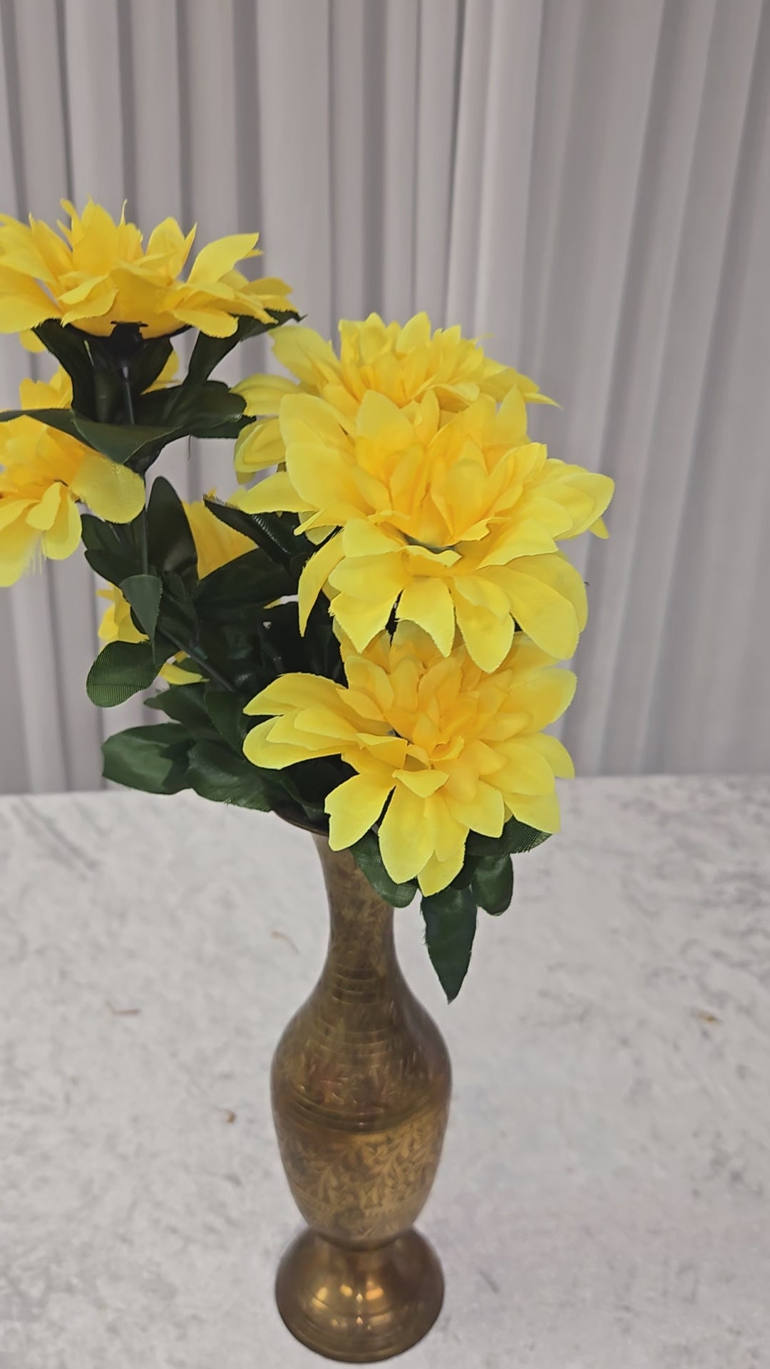 Load video: Yellow Bunch Center piece