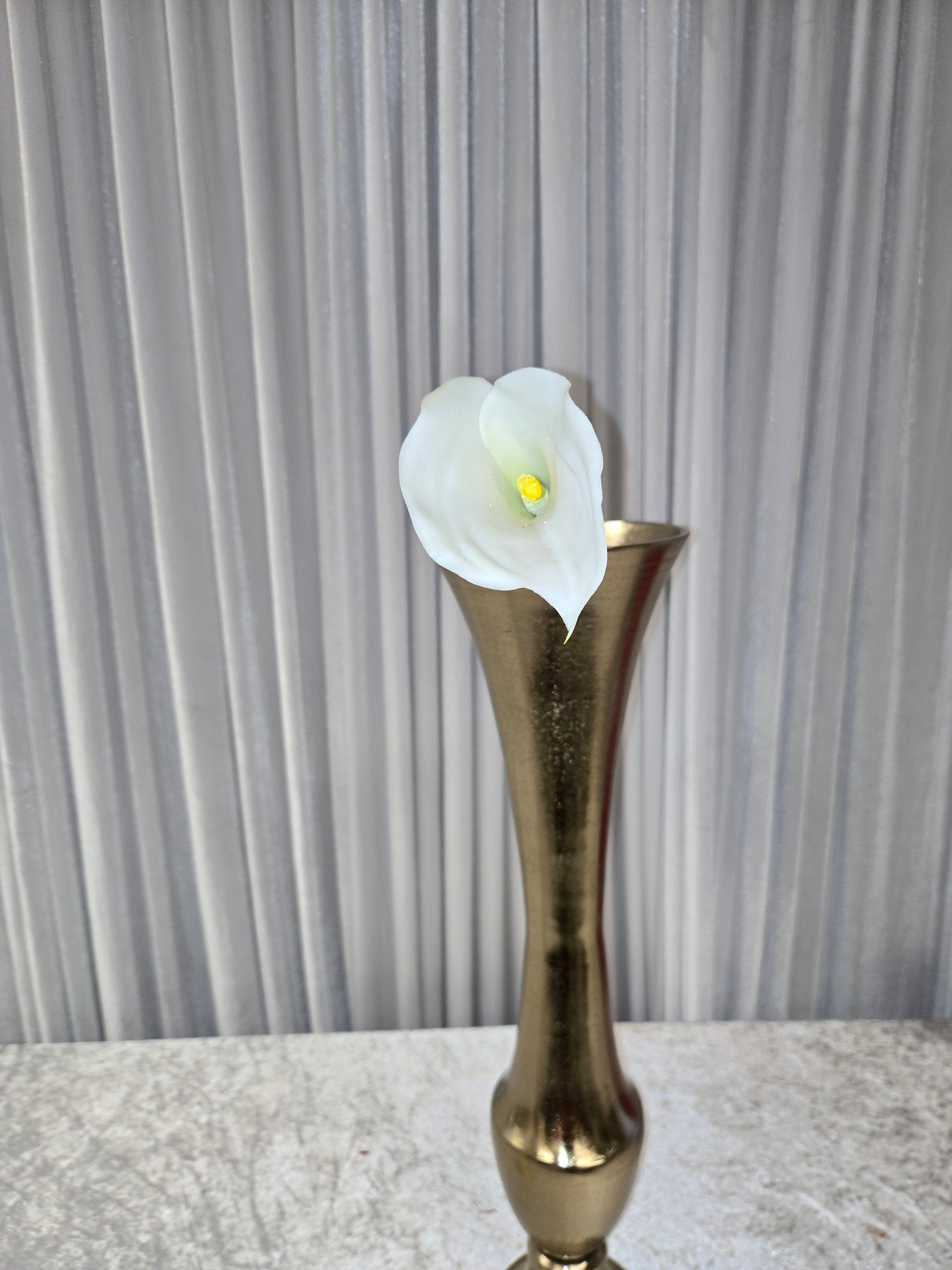 White and ivory Calla Lillies
