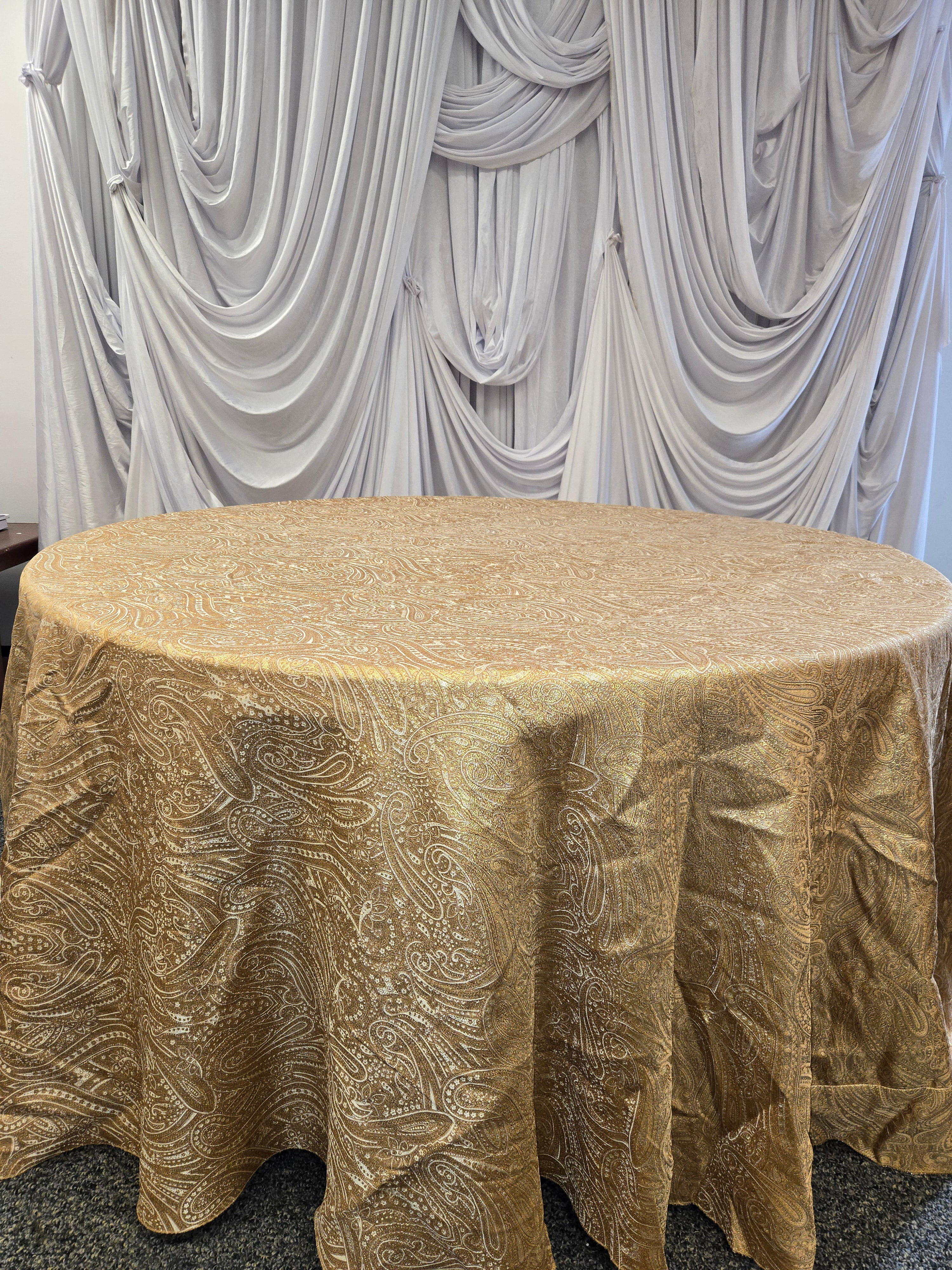 Printed Gold Lenin Table Cover 120"